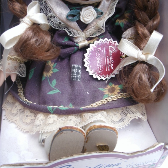 Christina Collection Victorian Porcelain Doll NIB - Picture 5 of 8